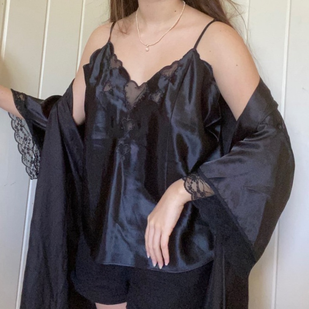 Black silky lingerie robe 🖤
